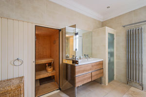 Photo 12- click for photo gallery